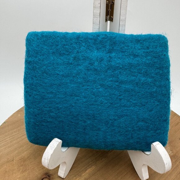 BNB Crafts Fair Trade Handmade Wool Felt Pouch Handcrafted NWT Teal blue coin ch - Picture 5 of 9